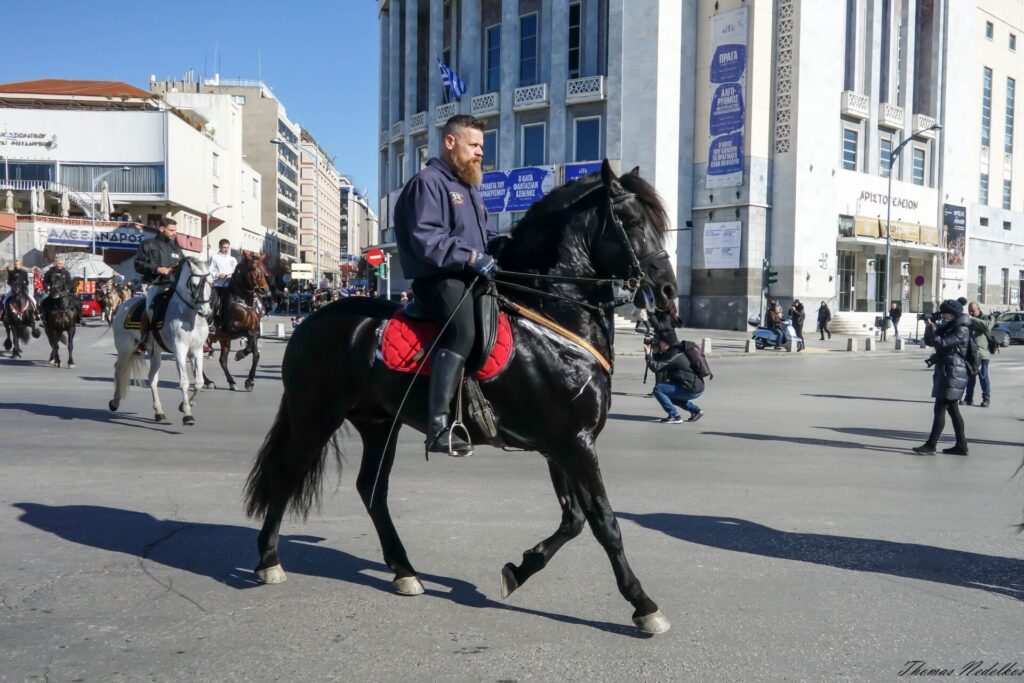 θεσσαλονίκη-γέμισε-με-άλογα-το-κέντρο-968963