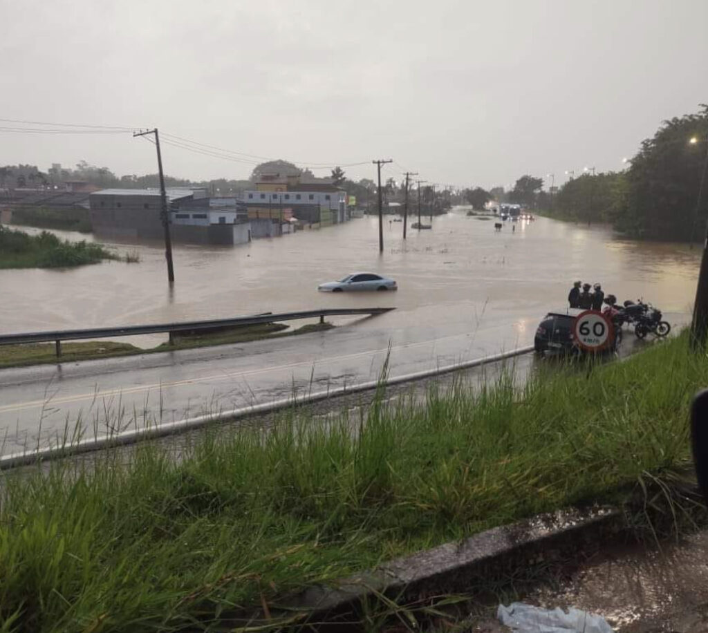 τεράστιες-πλημμύρες-στη-βραζιλία-976107