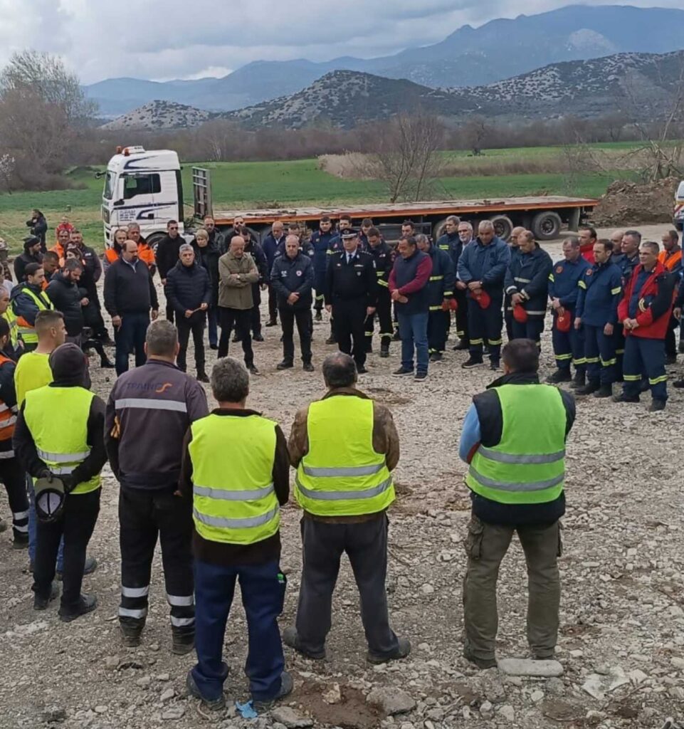 τέμπη-φόρος-τιμής-στους-νεκρούς-από-το-981044