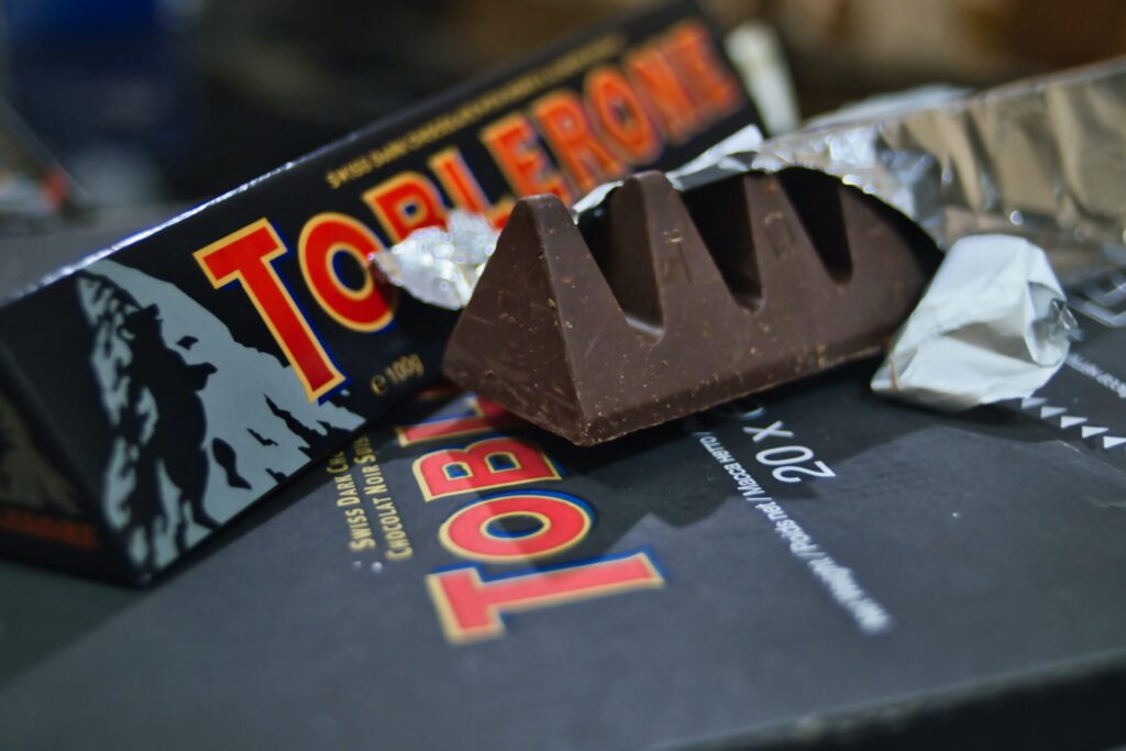 σοκολάτα-toblerone-γιατί-αντικαθίσταται-η-ει-981095