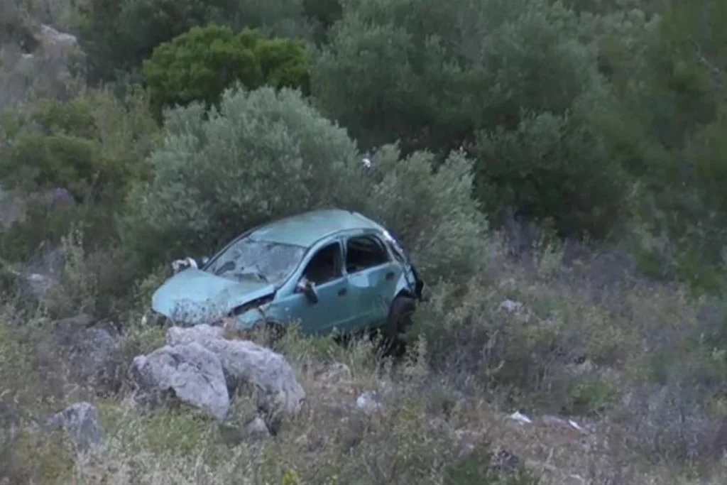 σχιστό-ιχ-έπεσε-σε-χαράδρα-25-μέτρων-τρ-1008042