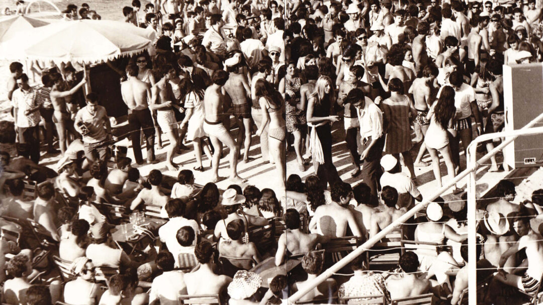 τα-θρυλικά-beach-party-των-60s-της-θεσσαλονίκης-1026827