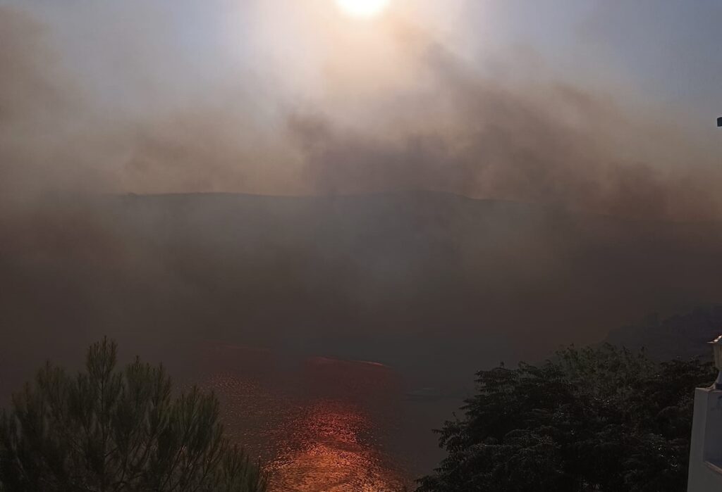 φωτιά-στην-κύθνο-σηκώθηκαν-και-δύο-αερ-1046980