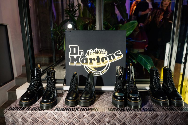 h-dr-martens-ξέρει-να-παρτάρει-δυνατά-1088489