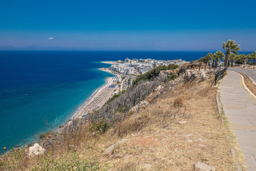 κύμα-τουριστών-στη-ρόδο-τον-οκτώβρι-1080377