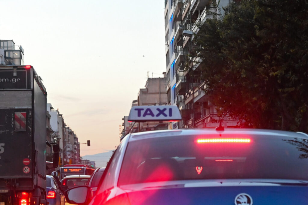 θεσσαλονίκη-χωρίς-ταξί-για-τέσσερις-η-1089844