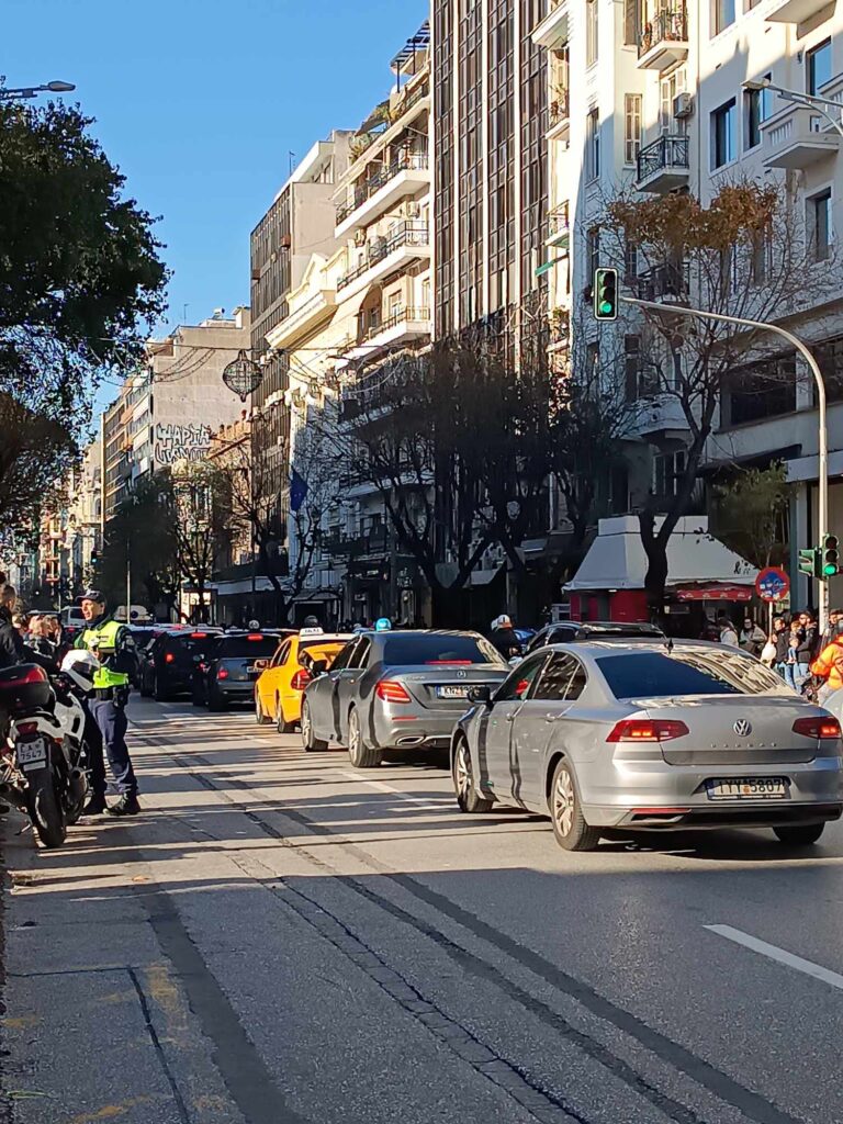 θεσσαλονίκηχάος-στο-κέντρο-από-μποτι-1095552