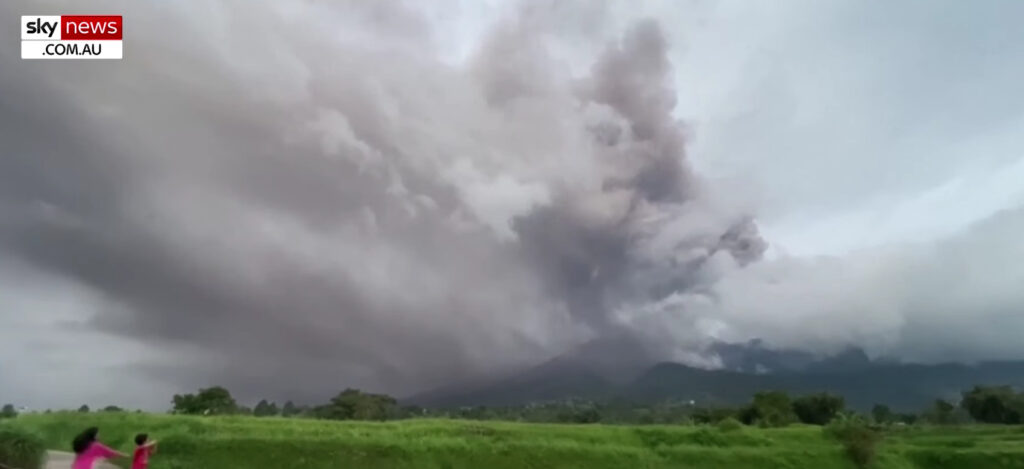 έκρηξη-ηφαιστείου-στην-ινδονησία-11-νεκ-1090163