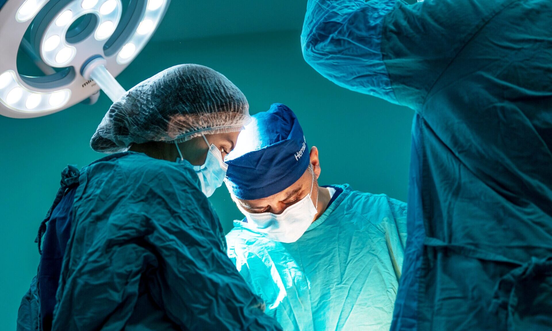 Απογευματινά χειρουργεία: «Δεν υπάρχει προσωπικό ούτε για τα πρωινά» – Τι  λένε οι γιατροί | Parallaxi Magazine