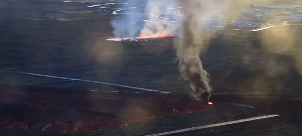 έκρηξη-ηφαιστείου-στην-ισλανδία-στα-σ-1106266