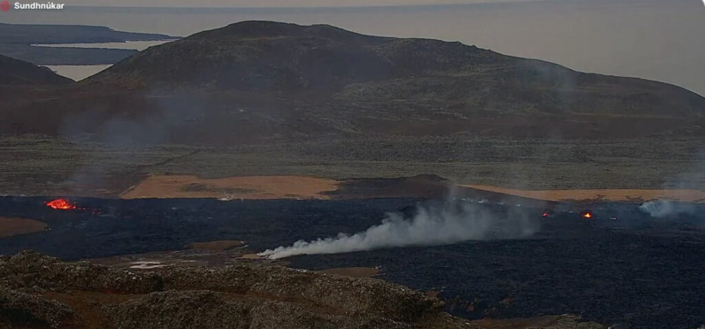 ισλανδία-ποτάμια-λάβας-έκαψαν-σπίτια-1106523
