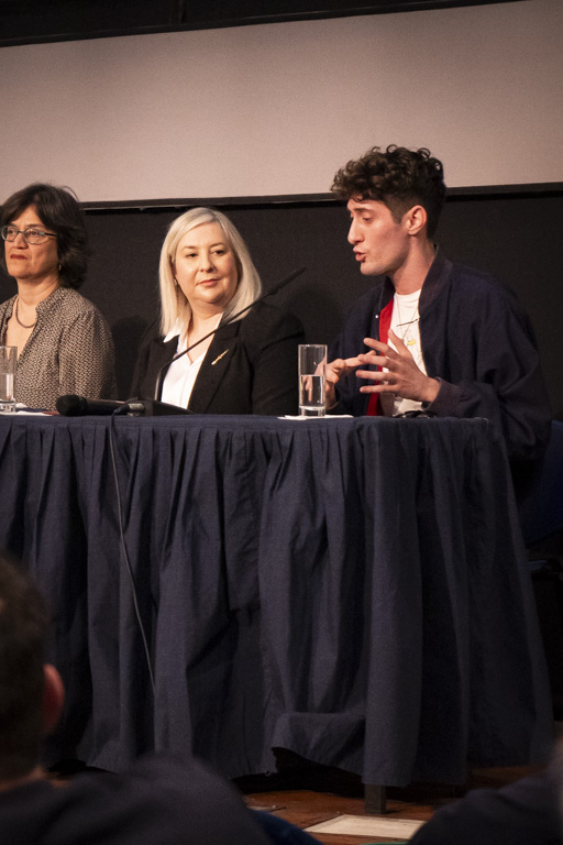 Μπενουζίλιο, Ημερίδα