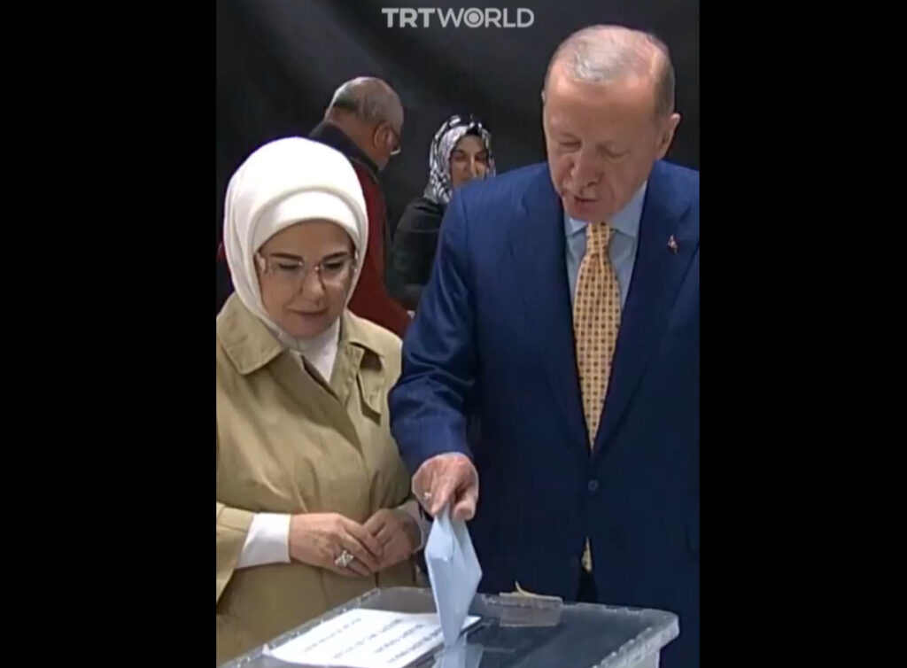 εκλογές-στην-τουρκία-ψήφισαν-οι-δύο-υπ-1140555