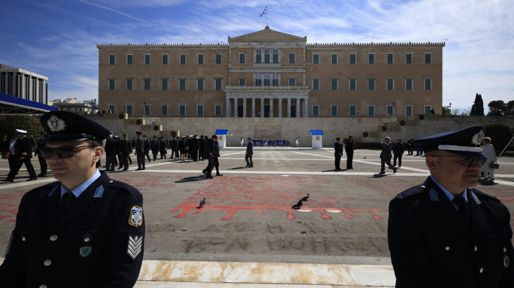 η-προστασία-του-αγνώστου-στρατιώτη-πε-1137529