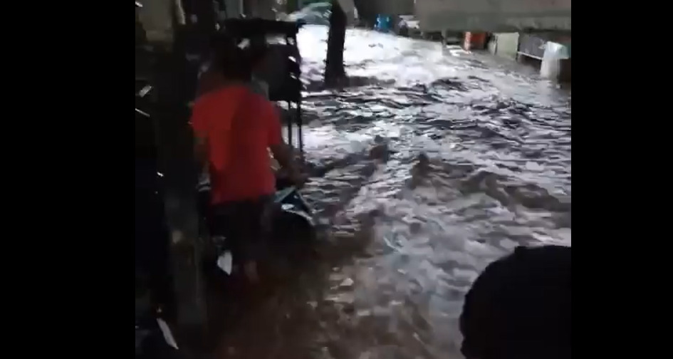 δολοφονικές-πλημμύρες-στην-ινδονησί-1131364