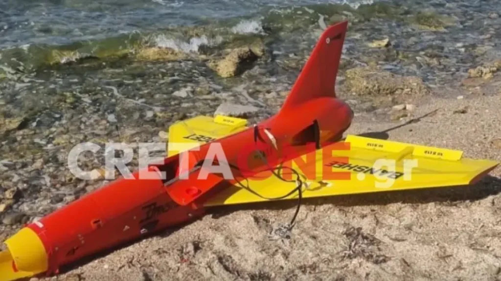ηράκλειο-ξεβράστηκε-drone-σε-παραλία-και-π-1147598