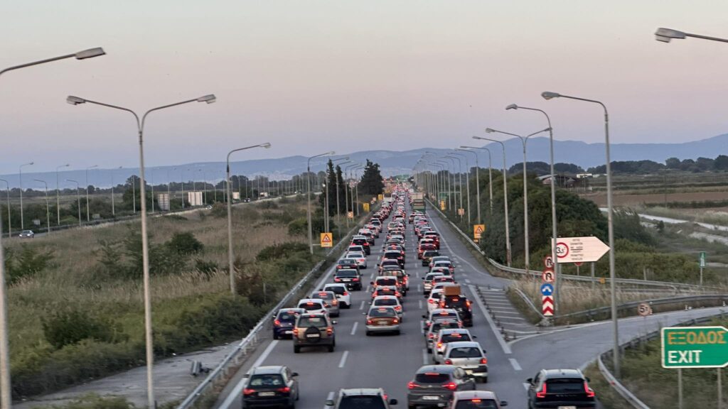 με-χαμηλές-ταχύτητες-η-επιστροφή-των-ε-1156794