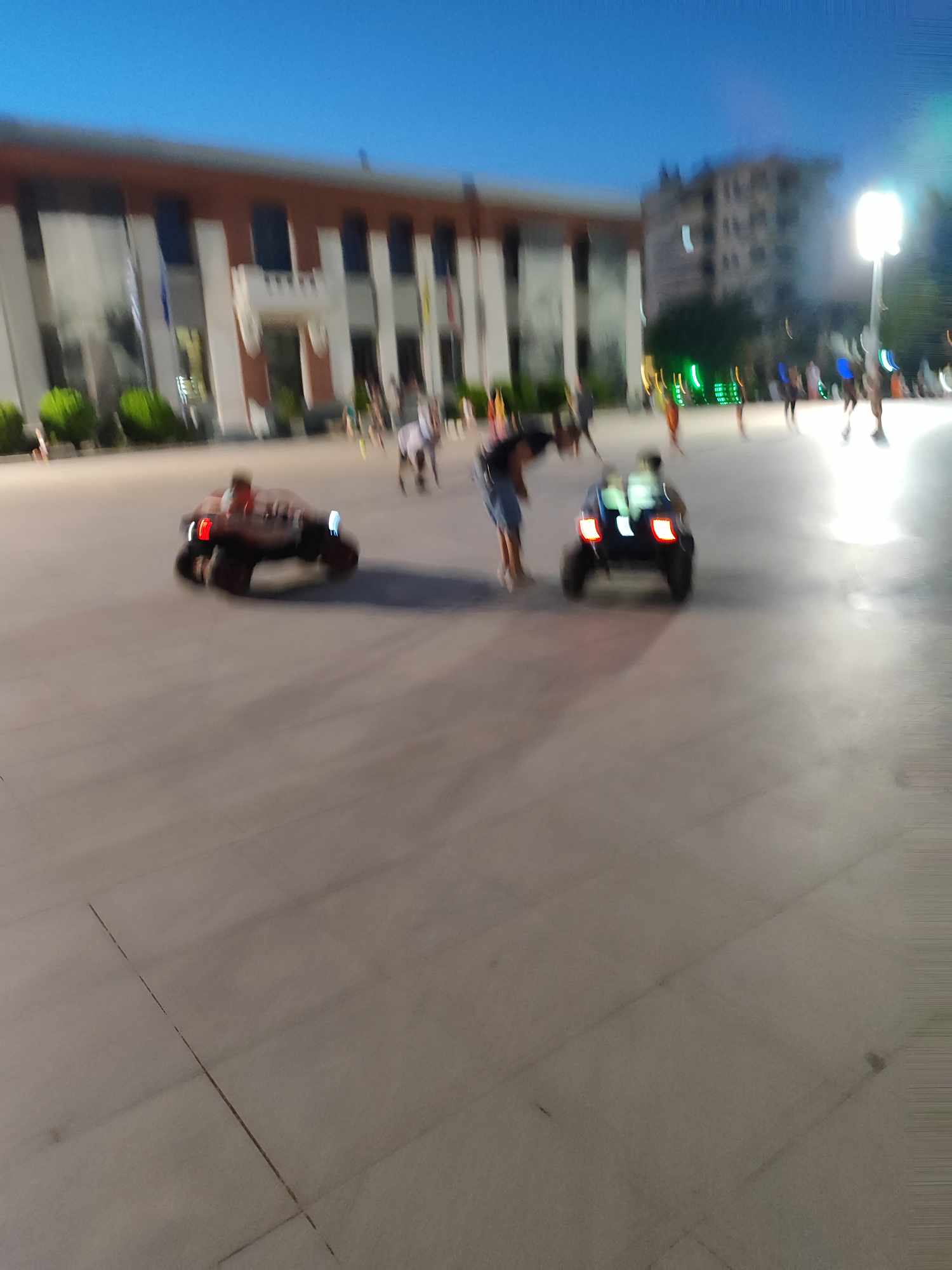 πεζόδρομος Καλαμαριάς, αυτοκινητάκια