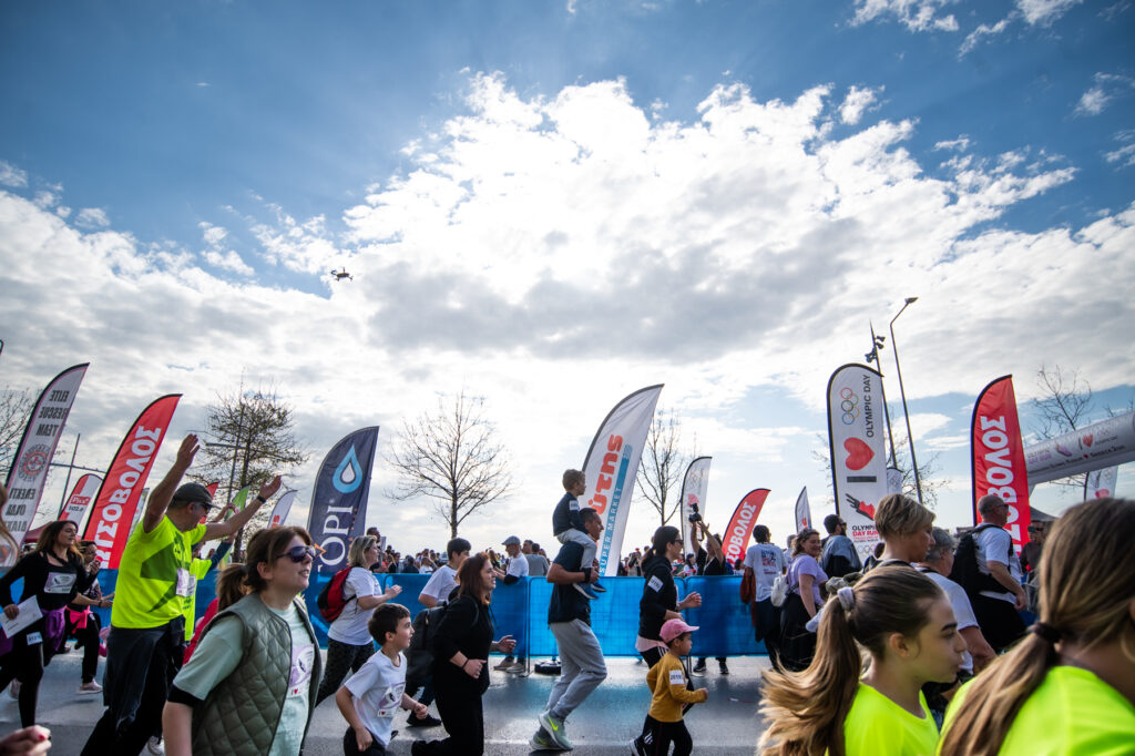 7ο-olympic-day-run-χιλιάδες-δρομείς-τρέχουν-στη-θεσ-1221464