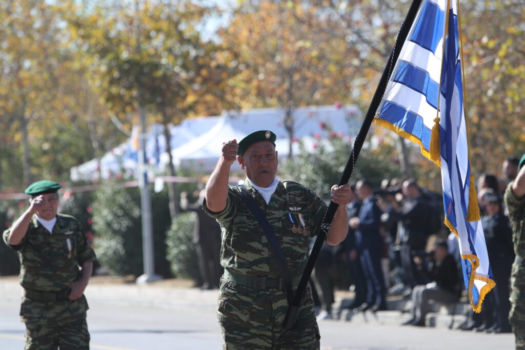 live-η-μεγάλη-στρατιωτική-παρέλαση-στη-θε-1235115