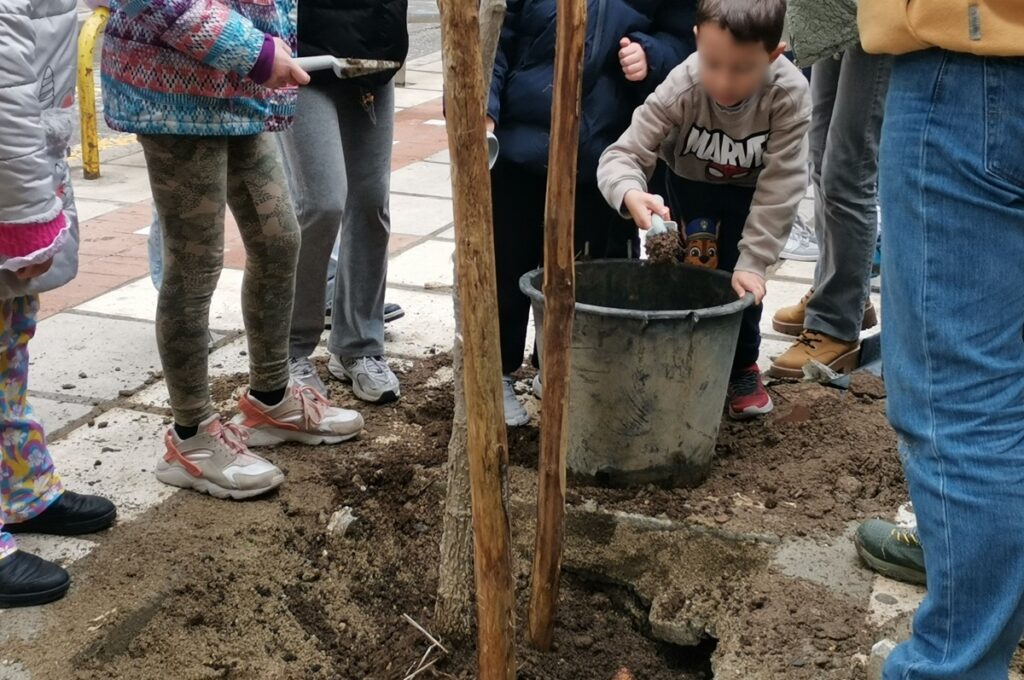 θεσσαλονίκη-νέο-δέντρο-φυτεύθηκε-στη-1282629