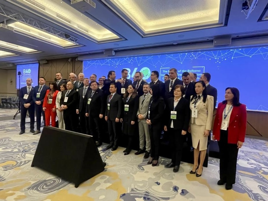 Αγγελούδης