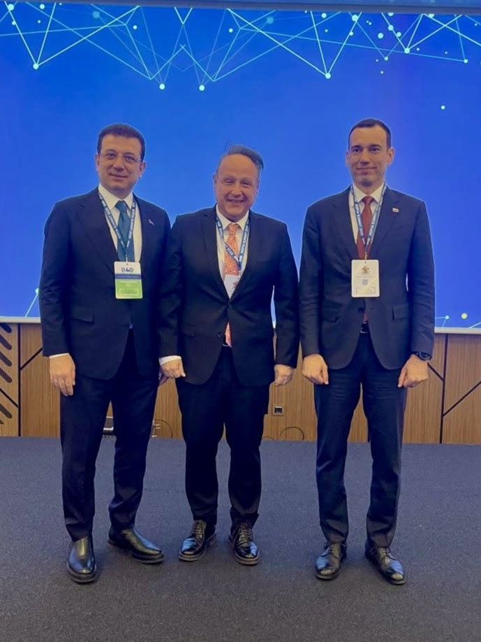 Αγγελούδης