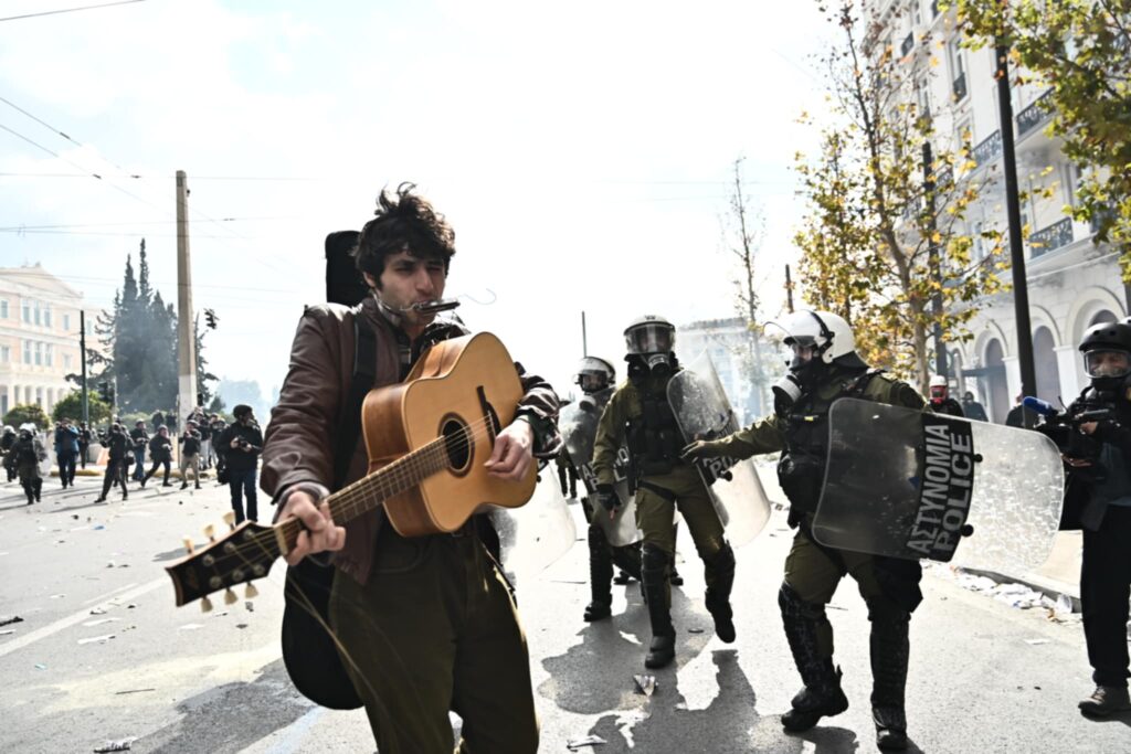 τέμπη-τα-ματ-απωθούν-μουσικό-του-δρόμο-1287031