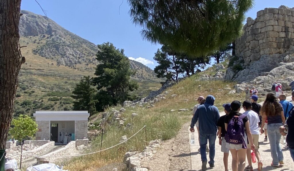 μυκήνες-δελφοί-ερωτηματικά-για-δύο-ερ-1321092
