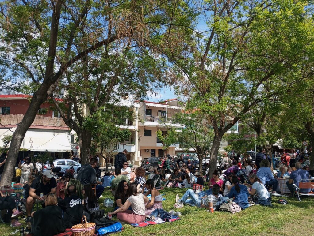 εικόνες-μικροί-και-μεγάλοι-έπιασαν-το-1313348
