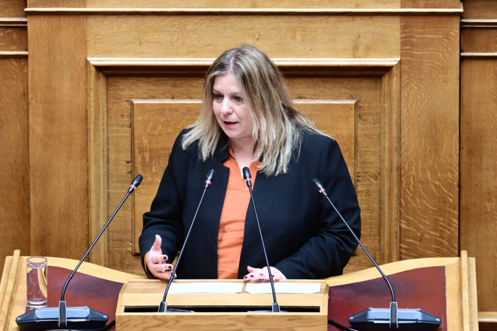 birkin-i-emvlimatiki-aythentiki-tsanta-poleitai-se-dimoprasia-1331046