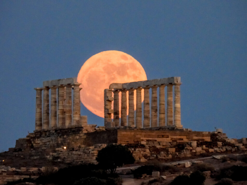 φεγγάρι-της-φράουλας-μαγικές-εικόν-1332791