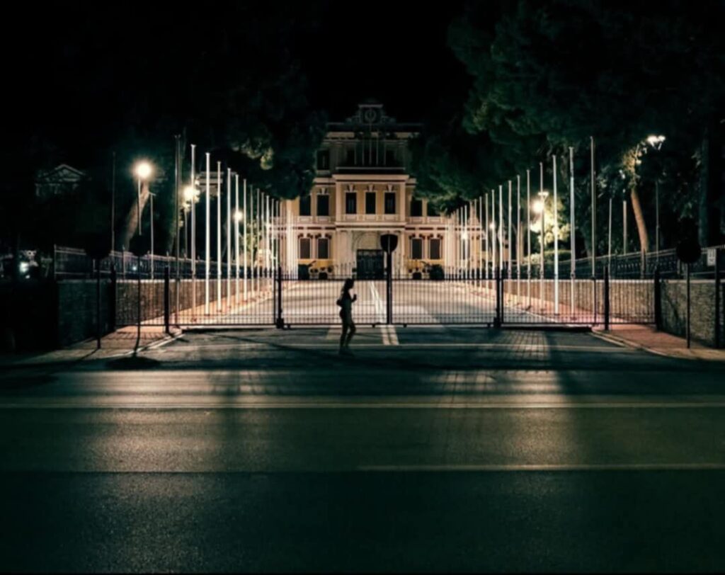 η-οπτική-ποίηση-των-εικόνων-του-παναγι-1332989