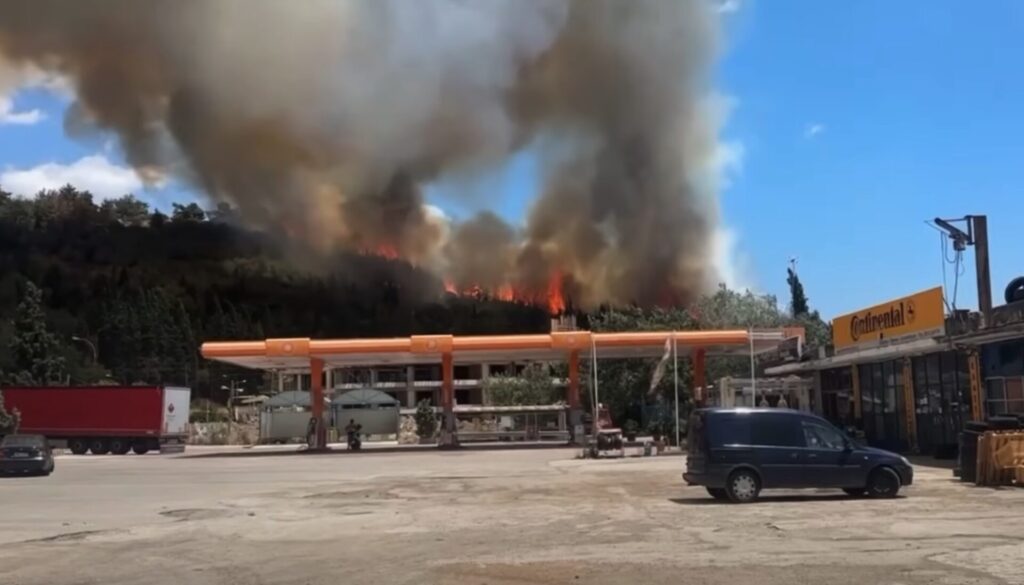 πυρκαγιά-στην-καβάλα-έκλεισαν-δρόμοι-1341395