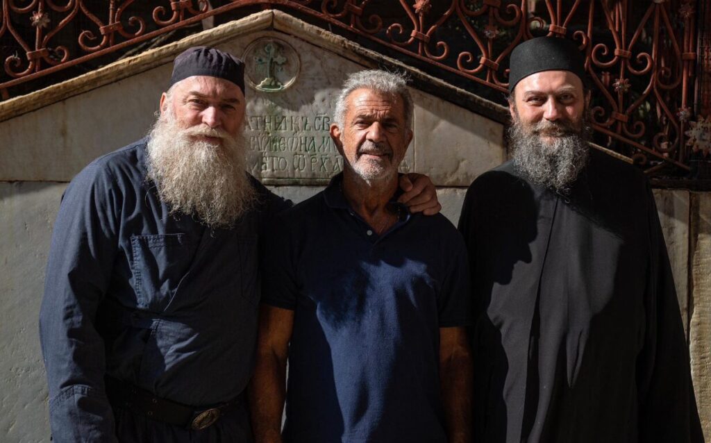 στο-άγιο-όρος-ο-μελ-γκίμπσον-επισκέφθ-1340899