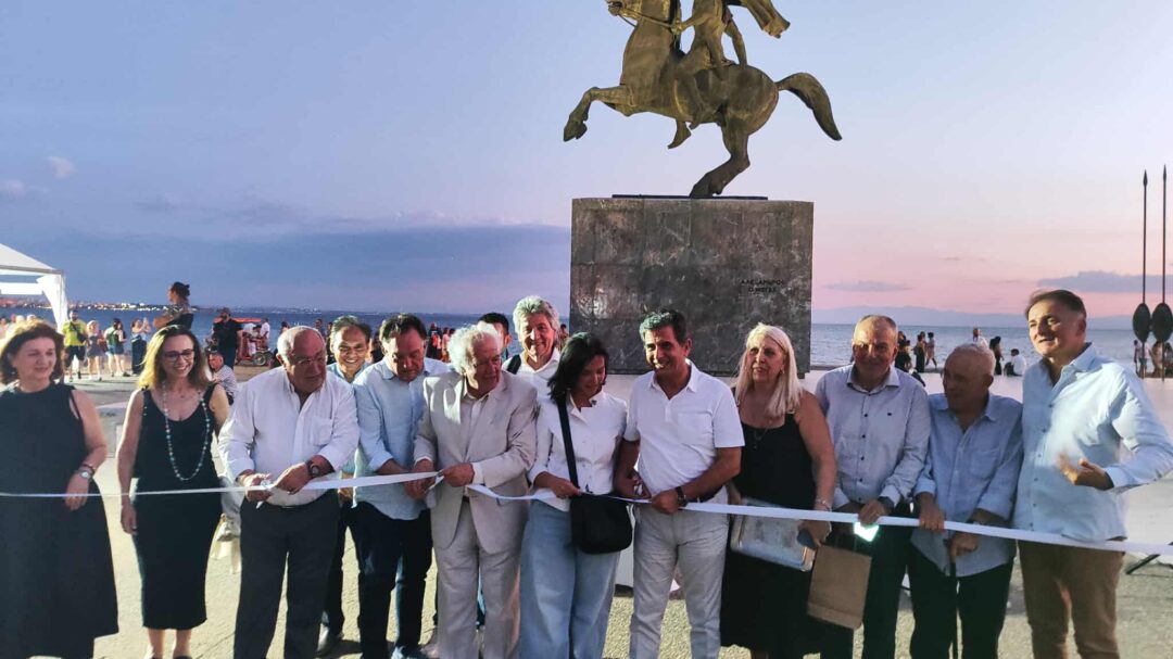 εγκαίνια-κάτω-από-τον-πολύχρωμο-ουραν-1341168
