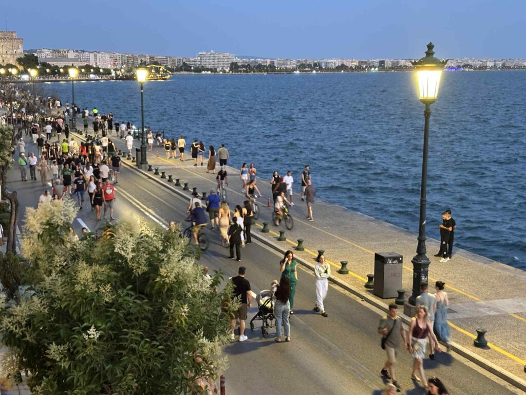ο-tiktok-traveler-που-τρολάρει-τη-θεσσαλονίκη-1338392