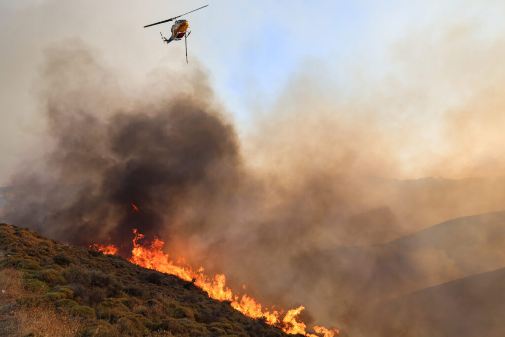 εκτός-ελέγχου-η-φωτιά-στη-χίο-απειλούν-1338383