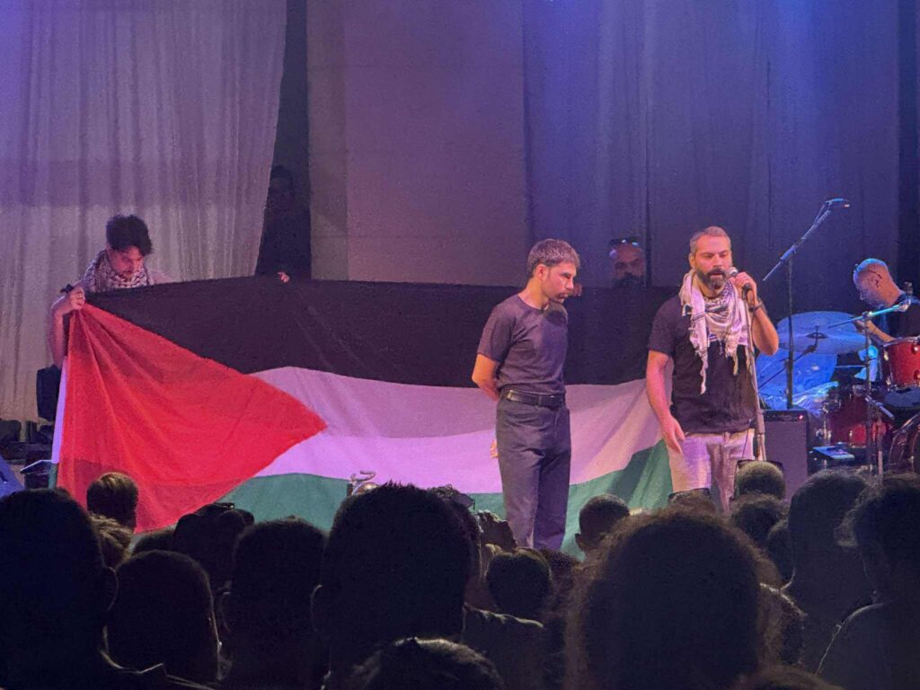 παρέμβαση-από-το-march-to-gaza-στην-συναυλία-γκιν-1343742