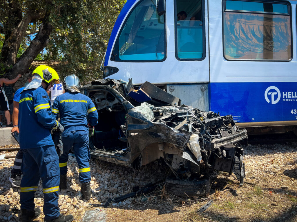 βίντεο-η-στιγμή-σύγκρουσης-αυτοκινήτ-1350227