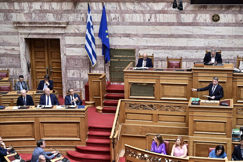 μία-ψηφοφορία-γραμμένη-ως-μαύρη-σελίδ-1356344