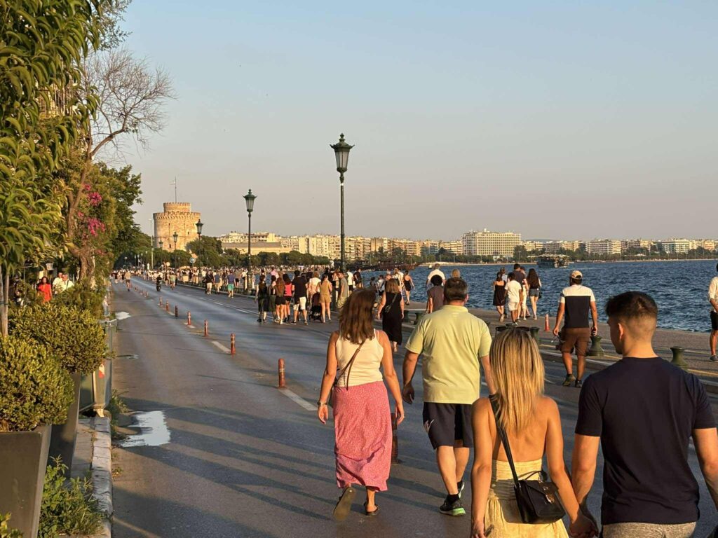 thessaloniki-ypo-elegcho-i-fotia-sto-kapani-amp-8211-zimies-se-epicheiriseis-1345167