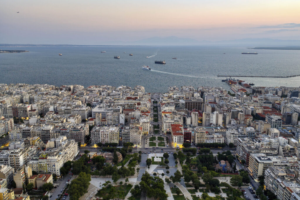 parallaxi-magazine-to-free-press-της-θεσσαλονίκης-1361455