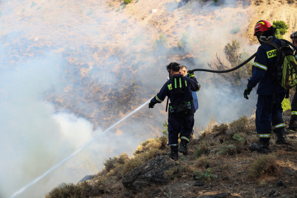 έφτασε-στη-πάτρα-η-φωτιά-απειλείται-ο-χ-1361988