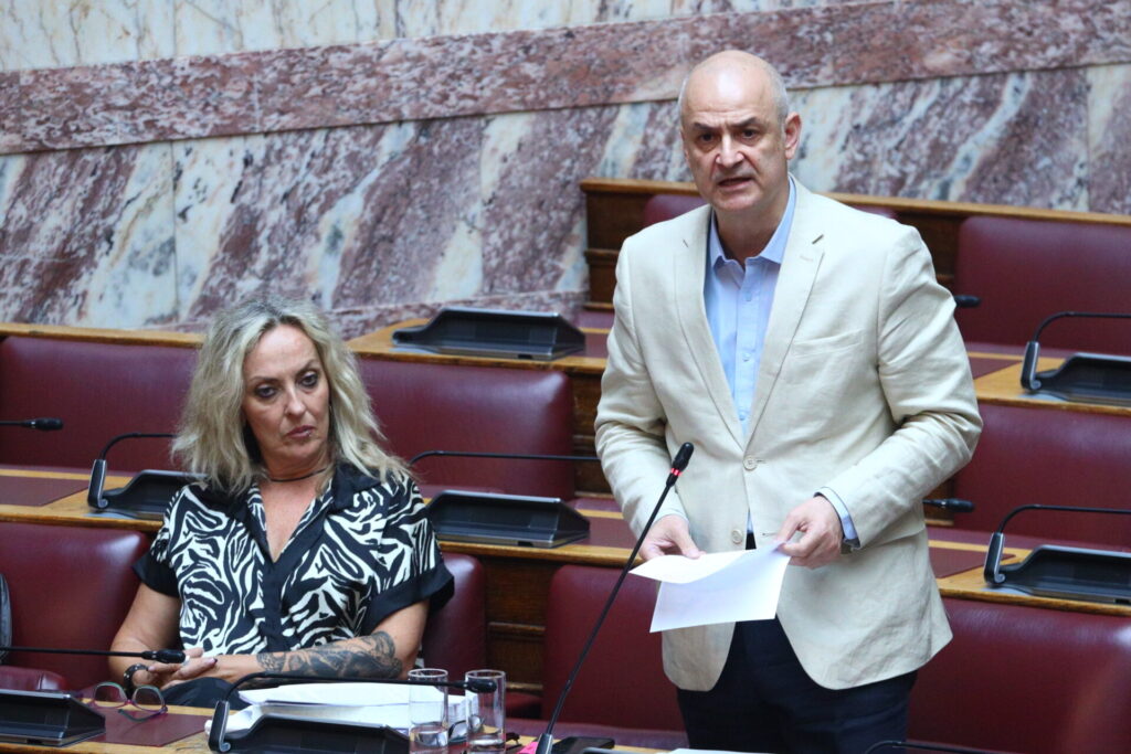 οπεκεπε-βουλευτής-της-πλεύσης-ελευθε-1357634