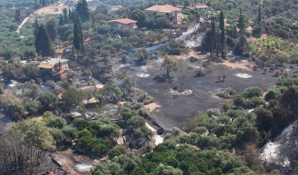 πανοραμικά-πλάνα-από-τη-φωτιά-στη-δυτι-1362334