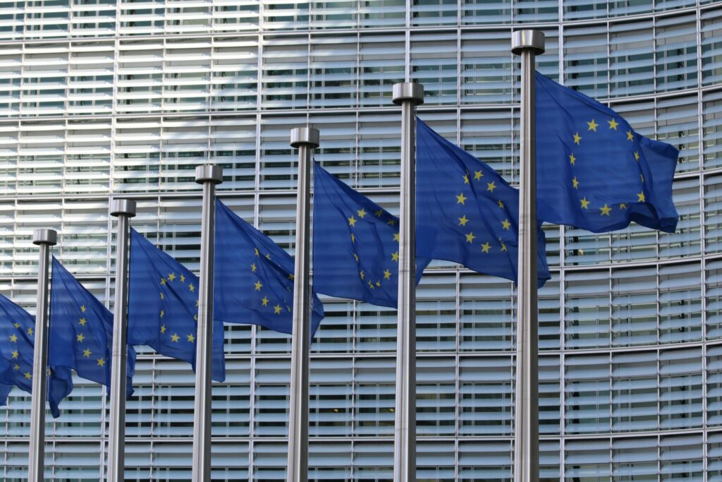 η-εε-προτείνει-δασμούς-και-κυρώσεις-ει-1375234