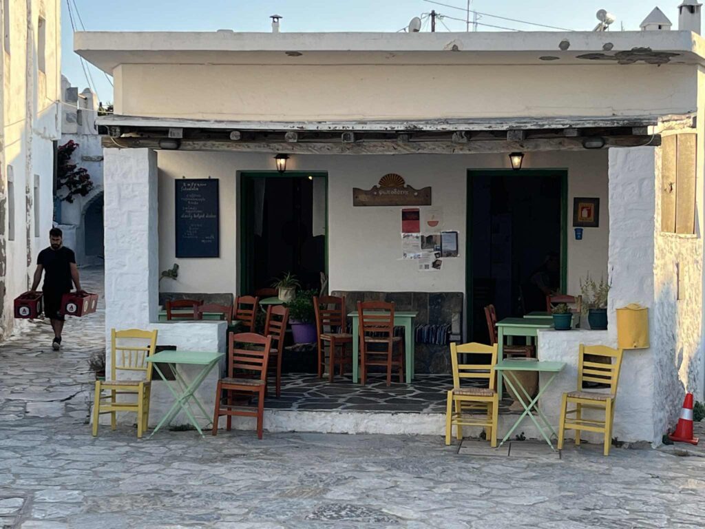 έκλεισε-το-πιο-ιστορικό-και-παλιό-καφε-1382178