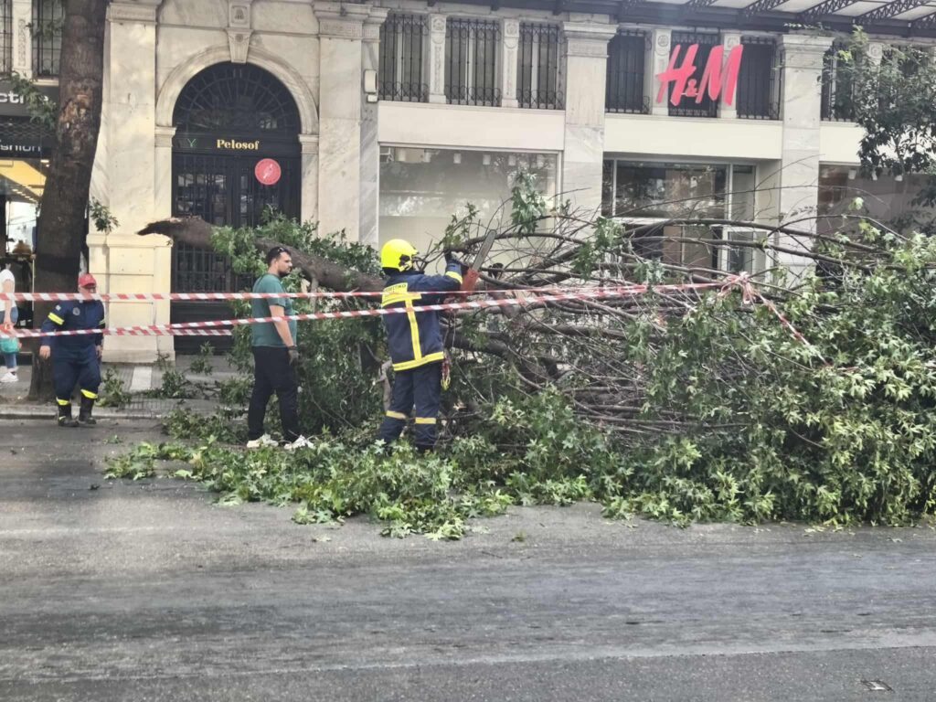 θεσσαλονίκη-κομφούζιο-στην-τσιμισκή-1373428