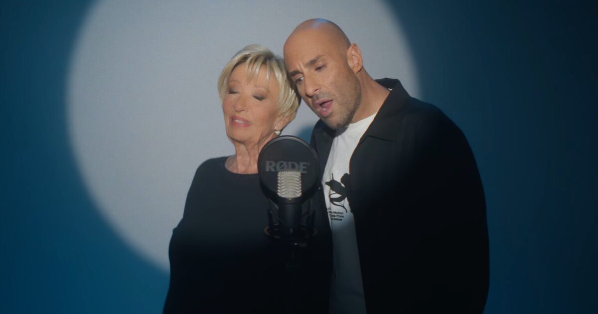 Αυτό το θρυλικό τραγούδι διασκεύασε η Αλέκα Κανελλίδου μαζί με το γιο της, Γιάννη Γιαννουσάκη | Parallaxi Magazine